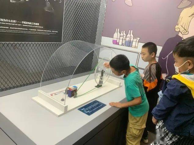科技新品重塑生活体验，夏婉与墨林森的最新章节探索