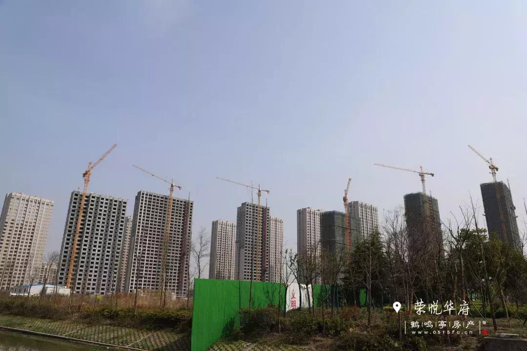 荣悦华府最新报价,荣悦华府最新报价，小巷中的隐藏特色小店，独特环境等你来探索！
