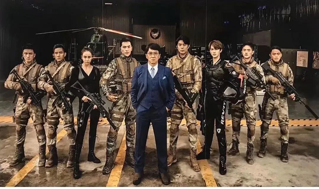 杨洋最新时尚照片曝光，科技魅力下的时尚先锋体验