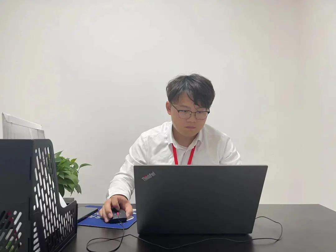 悦心健康日常趣事与最新消息，传递爱与陪伴的温馨瞬间