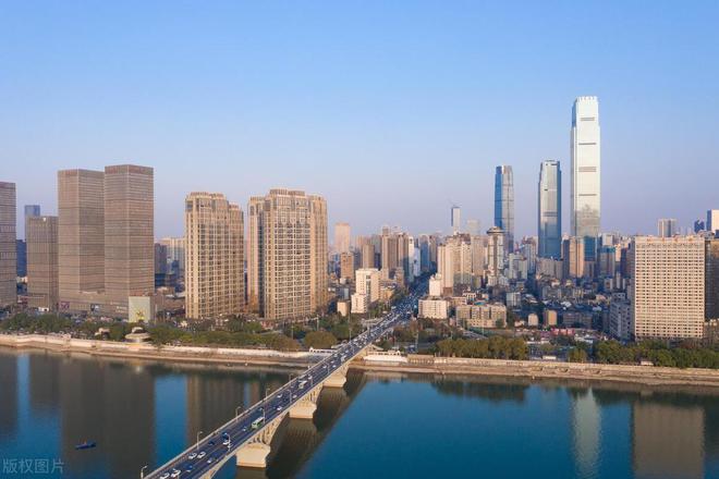 长沙二手房最新房价与科技重塑房产市场，开启智能置业新时代